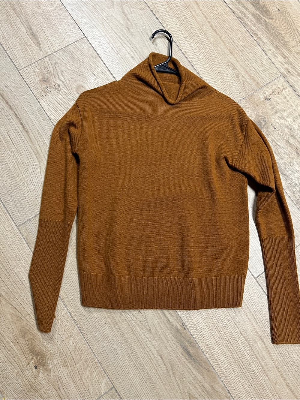 Aritzia Wilfred wool mock neck long sleeve sweater